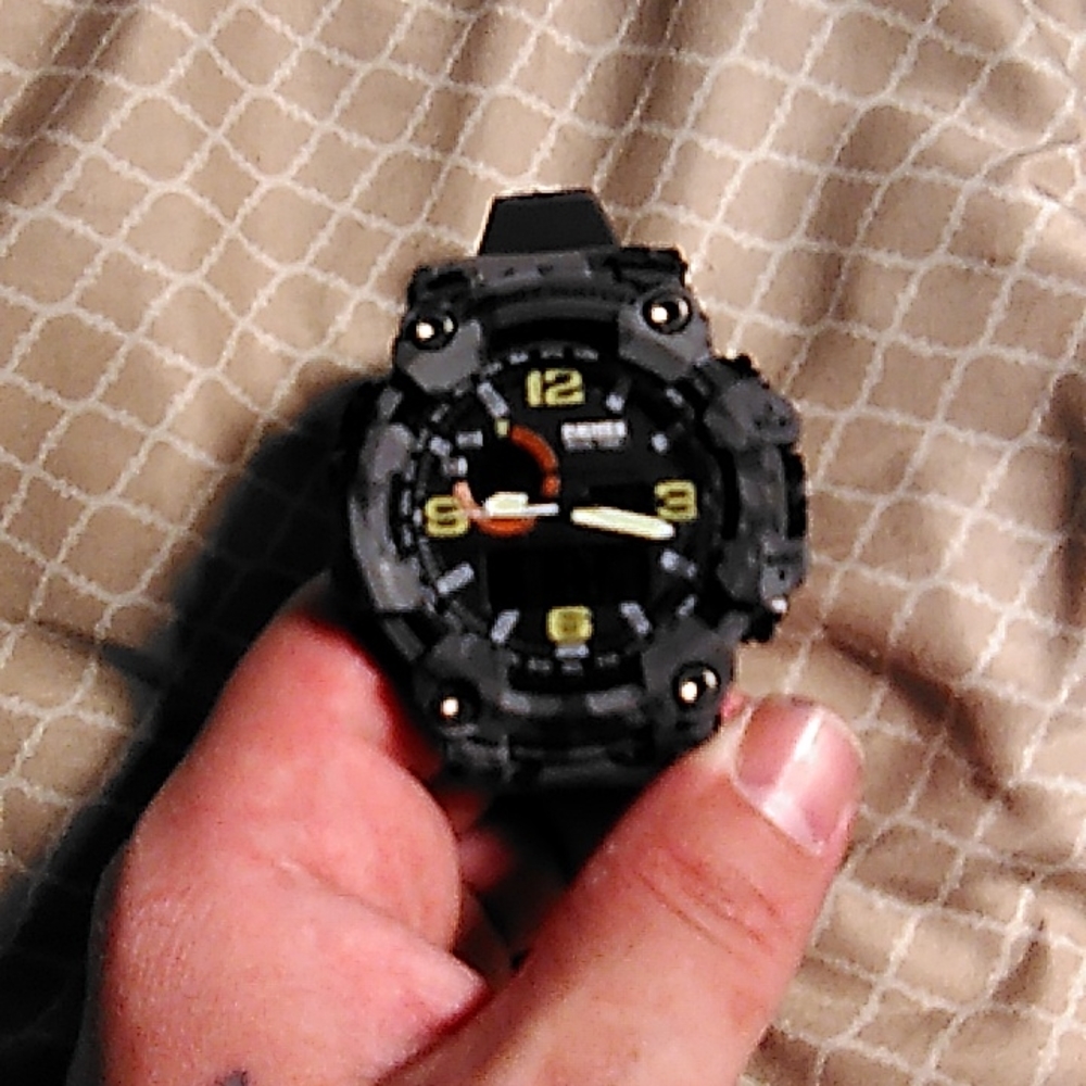 Watch - Picture 2 of 6